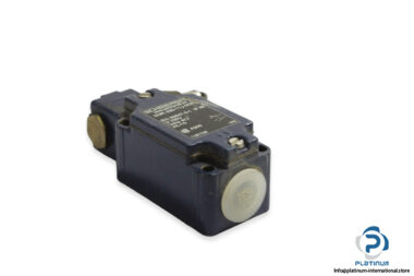 schmersal-m3r-330-11y-m20-position-switch-1