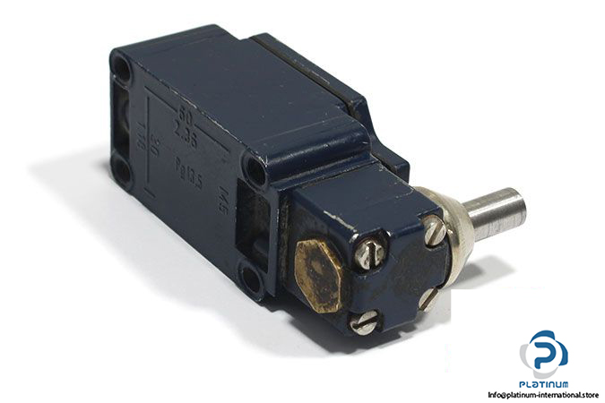 schmersal-m3v4d-330-11y-position-switch-1
