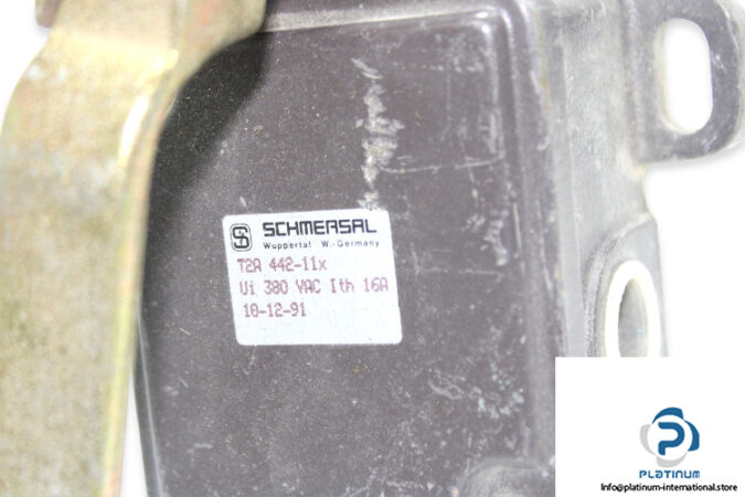 schmersal-t2a-442-11x-limit-switch-1