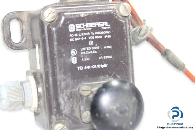 schmersal-tq441-01_01yur-cable-pull-switch-2