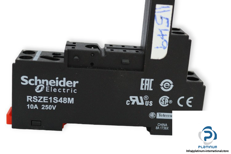 schneider-RSZE1S48M-socket-(new)-1