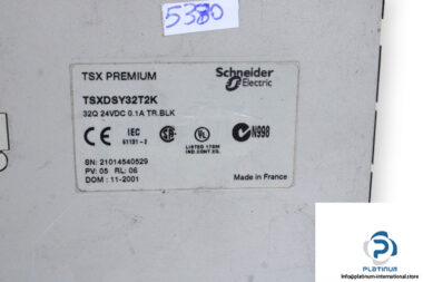 schneider-TSXDSY32T2K-discrete-output-module-used-2