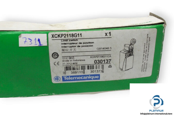 schneider-XCKP2118G11-limit-switch-(new)-1