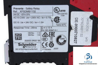 schneider-XPS-DMB1132-safety-module-(used)-1