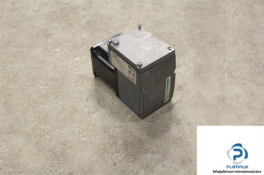 schneider-ils1m572pb1a0-integrated-drive-ils-with-stepper-motor-1