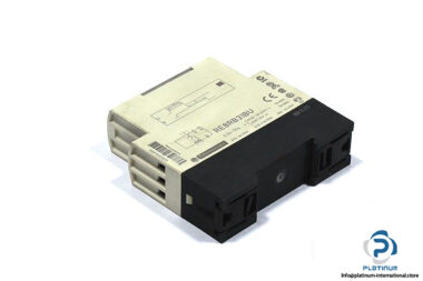 schneider-re8rb31bu-industrial-timing-relay-1