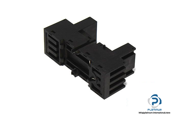 schneider-rxze2m114m-relay-socket-1