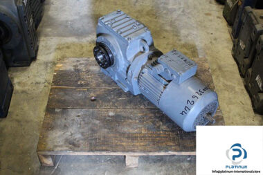 sew-sh77_t-dt90l4_bmg_hf-helical-worm-gearmotor-1