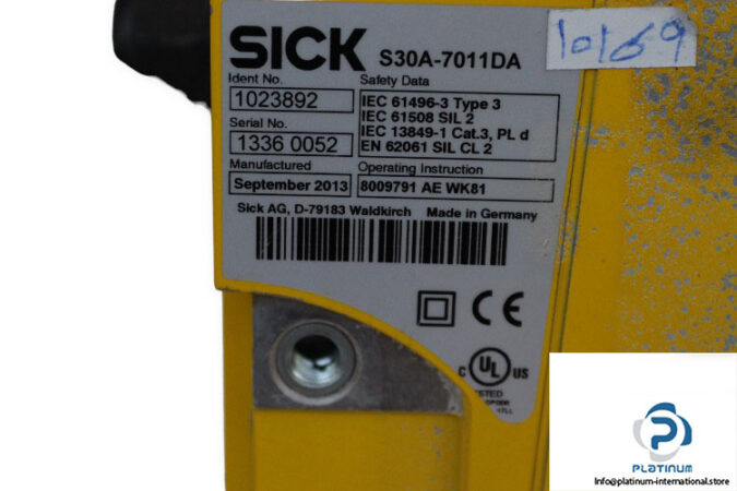 sick-S30A-7011DA-safety-laser-scanner-(new)-3