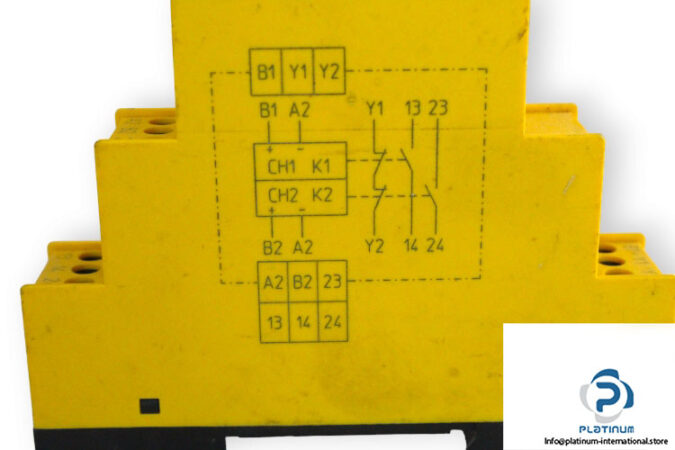 sick-UE10-2FG2D0-safety-relay-(used)-2