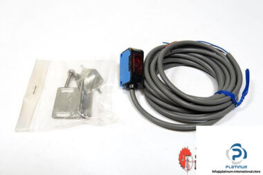 SICK-WE150-P132-THROUGH-BEAM-PHOTOELECTRIC-SENSOR-_675x450.jpg