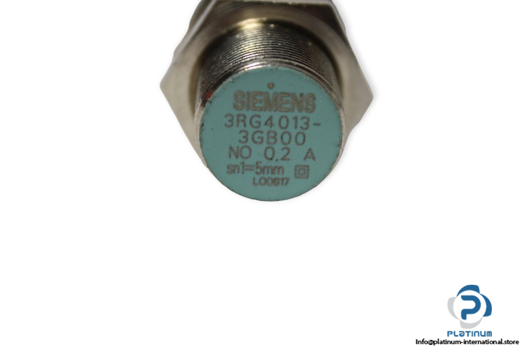 siemens-3RG4013-3GB00-inductive-proximity-switch-(used)-1