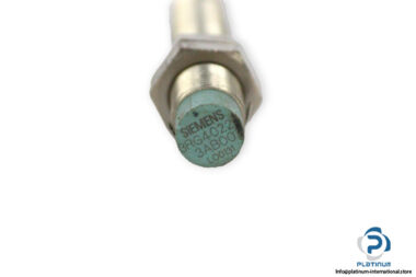 siemens-3RG4022-3AB00-inductive-sensor-(used)-1