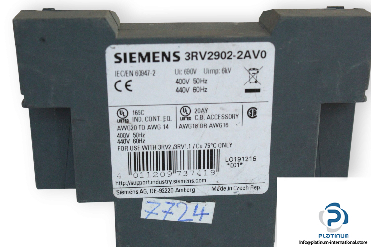 siemens-3RV2902-2AV0-undervoltage-release-(used)-1