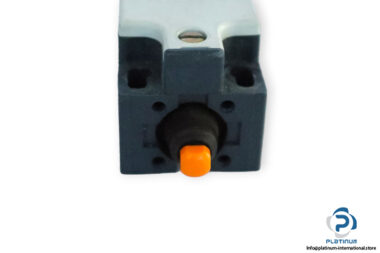 siemens-3SE3-200-0-C-position-switch-(used)-1