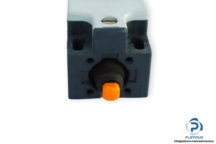 siemens-3SE3-200-0-C-position-switch-(used)-1