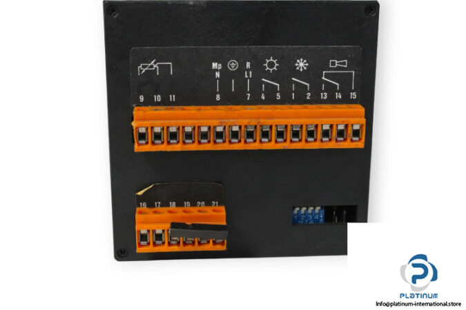single-RCQ-5100-12-111-0-S-temperature-controller-(used)-3