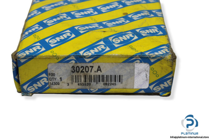 snr-30207-a-tapered-roller-bearing-1