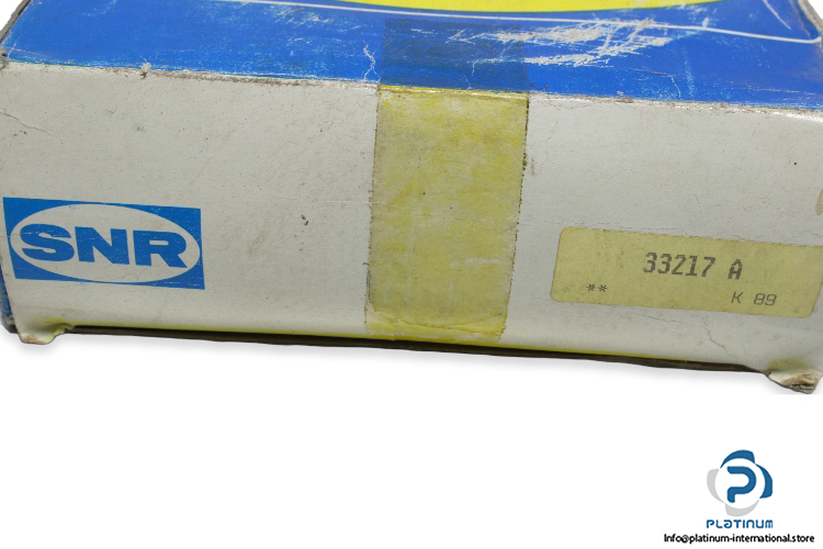 snr-33217-a-tapered-roller-bearing-1