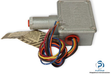 sor-5NN-EE5-M4-C1A-TT-pressure-switch-(used)-1