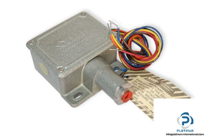 sor-5NN-EE5-M4-C1A-TT-pressure-switch-(used)