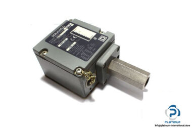 square-d-ADW-5-piston-actuated-pressure-switch