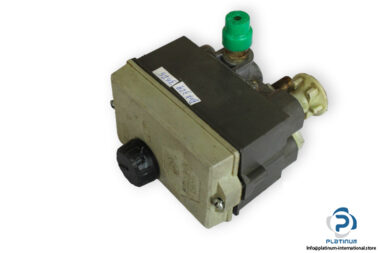 stogermatic-PZ12C2211-pressure-switch-(used)