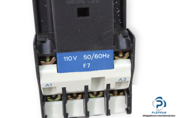 telemecanique-CA2DN31-contactor-(used)-3