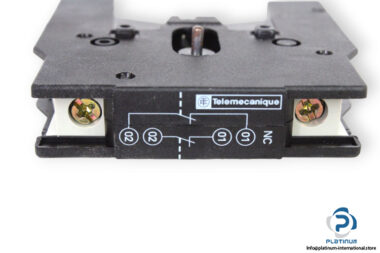 telemecanique-LA9-D0902-inversing-block-(new)-1