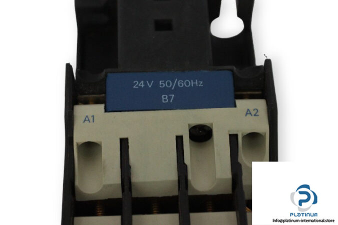 telemecanique-LC1-D3201-01-contactor-(used)-2