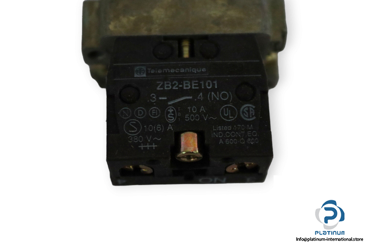 telemecanique-XB2-BA21-pushbutton-switch-(New)-1