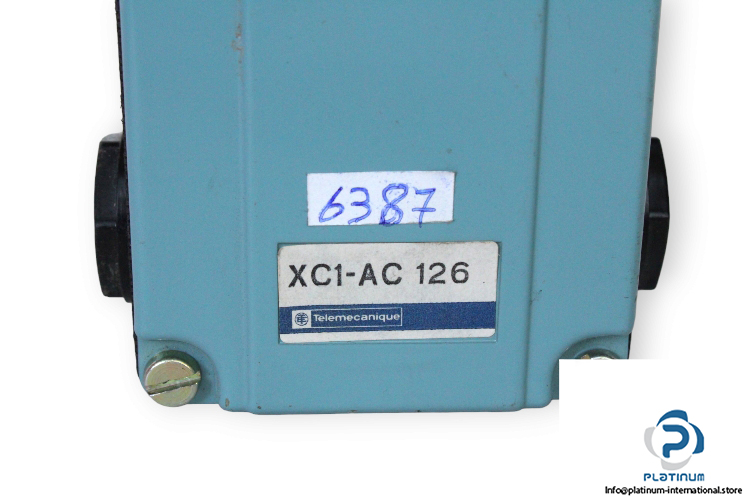 telemecanique-XC1-AC-126-limit-switch-(used)-1