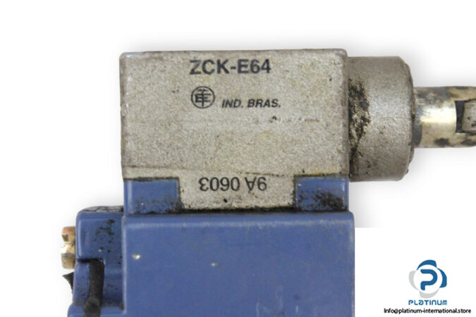 telemecanique-XCK-J-limit-switch-with-head-ZCK-E64-(used)-2
