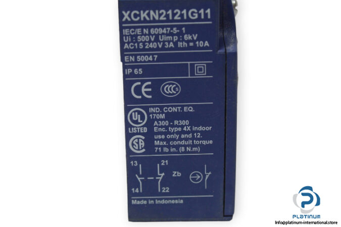 telemecanique-XCKN2121G11-limit-switch-(used)-2