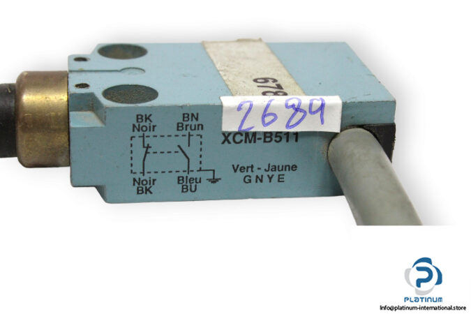 telemecanique-XCM-b511-limit-switch-(used)-2