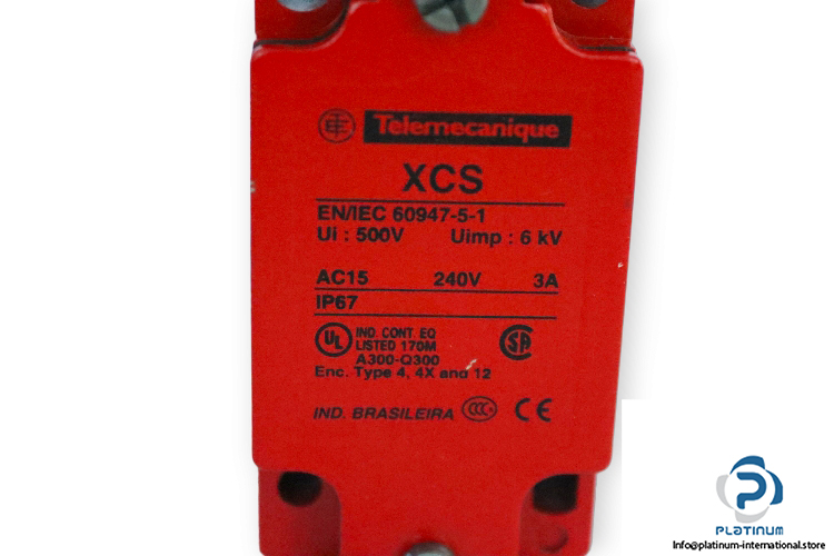 telemecanique-XCS-A702-limit-switch-(new)-1