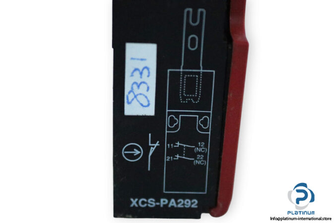 telemecanique-XCS-PA292-safety-switch-(new)-2