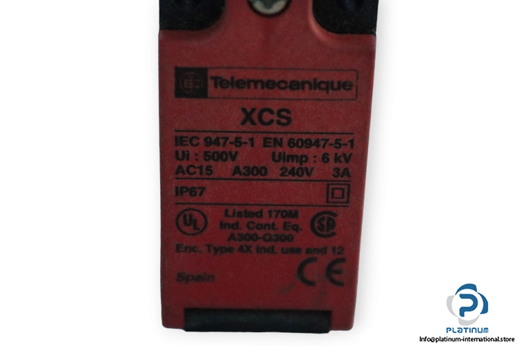 telemecanique-XCS-PA591-safety-switch-(new)-1