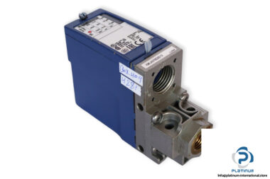 telemecanique-XMLA070D2S13-pressure-switch-(used)
