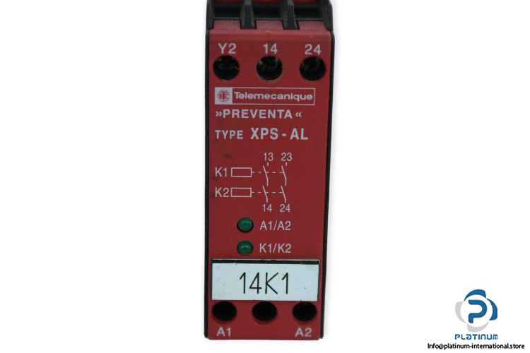 telemecanique-XPSAL5110-safety-relay-(used)-1