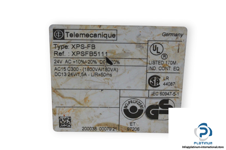 telemecanique-XPSFB5111-safety-module-(used) -1