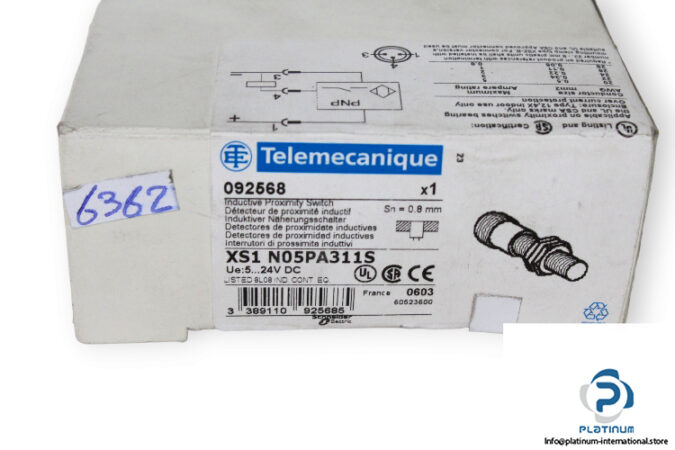 telemecanique-XS1-N05PA311S-inductive-sensor-(new)-4