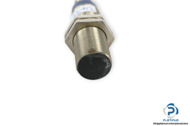 telemecanique-XS1M18PA370D-inductive-proximity-sensor-used-2