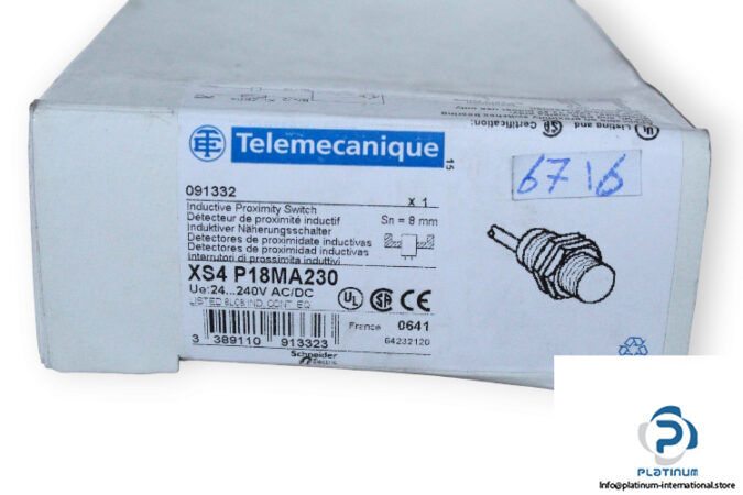 telemecanique-XS4-P18MA230-inductive-proximity-sensor-new-3