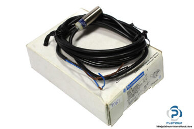 telemecanique-XS512B1NAL2-inductive-proximity-sensor-new