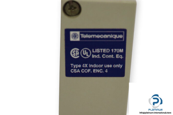 telemecanique-XUJ-M06031-photoelectric-reflex-sensor-new-3
