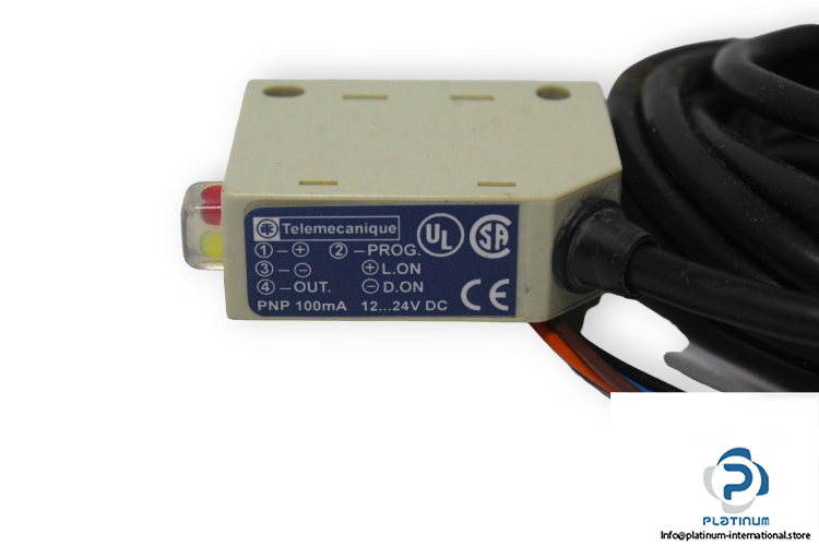 telemecanique-XUM-LH4055-photoelectric-diffuse-sensor-new-2