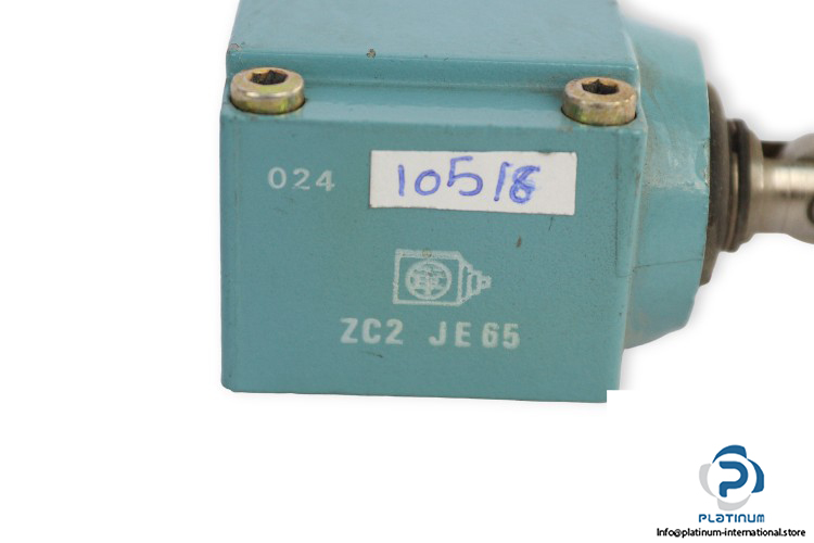 telemecanique-ZC2JE65-limit-switch-head-(Used)-2
