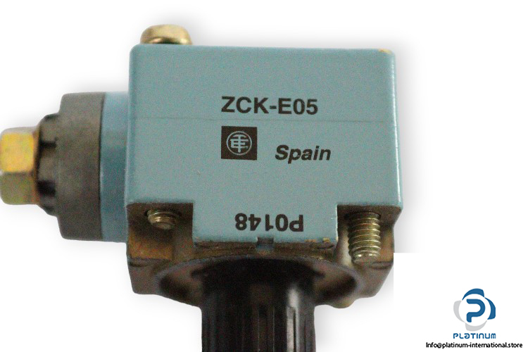 telemecanique-ZCK-E05-limit-switch-head-(new)-1