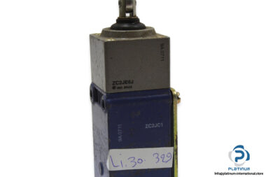 telemecanique-xc2jc162-limit-switch-used-1